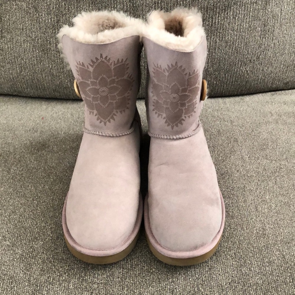Women’s size 9 Uggs
